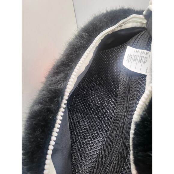 Nike x Olivia Kim Heritage Faux Fur Waist Bag Fanny Pack CT7959-010 - Picture 9 of 11